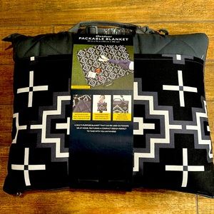 Pendleton outdoor packable blanket